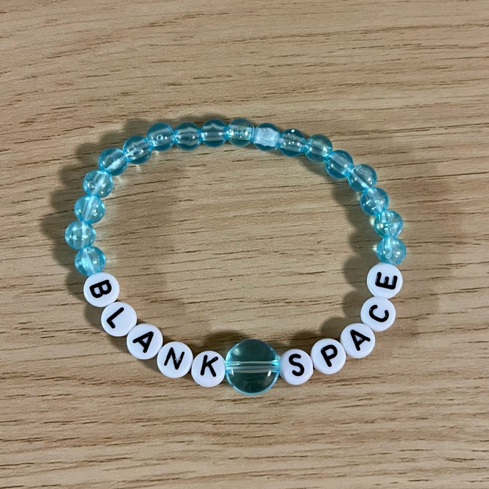 1989 Taylor Swift Friendship Bracelet Pack - Picture 5 of 8